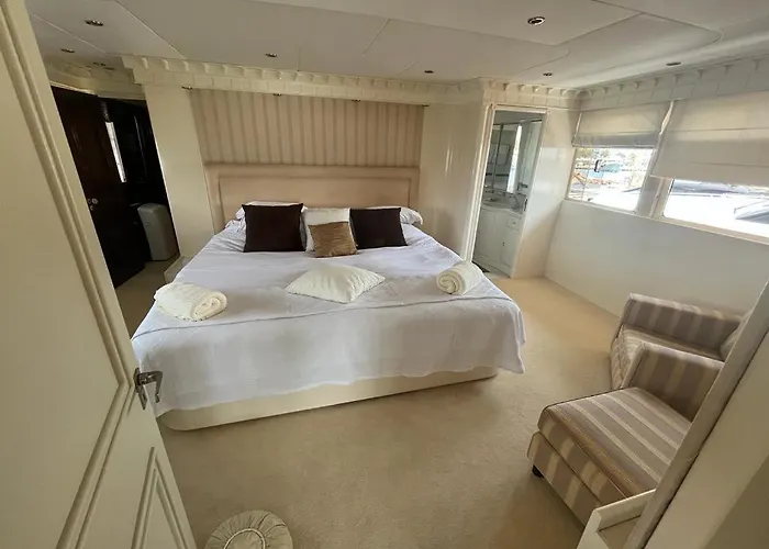 Riva 130 船上ホテル