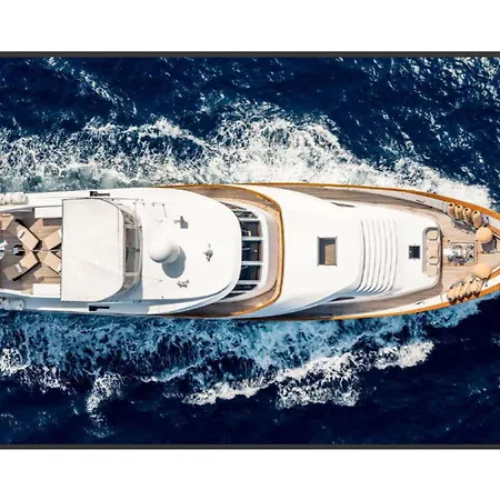 Botel Riva 130